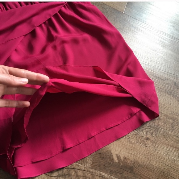 🌟HOST PICK🌟BCBG Ruffle cute midi dress - Picture 6 of 6